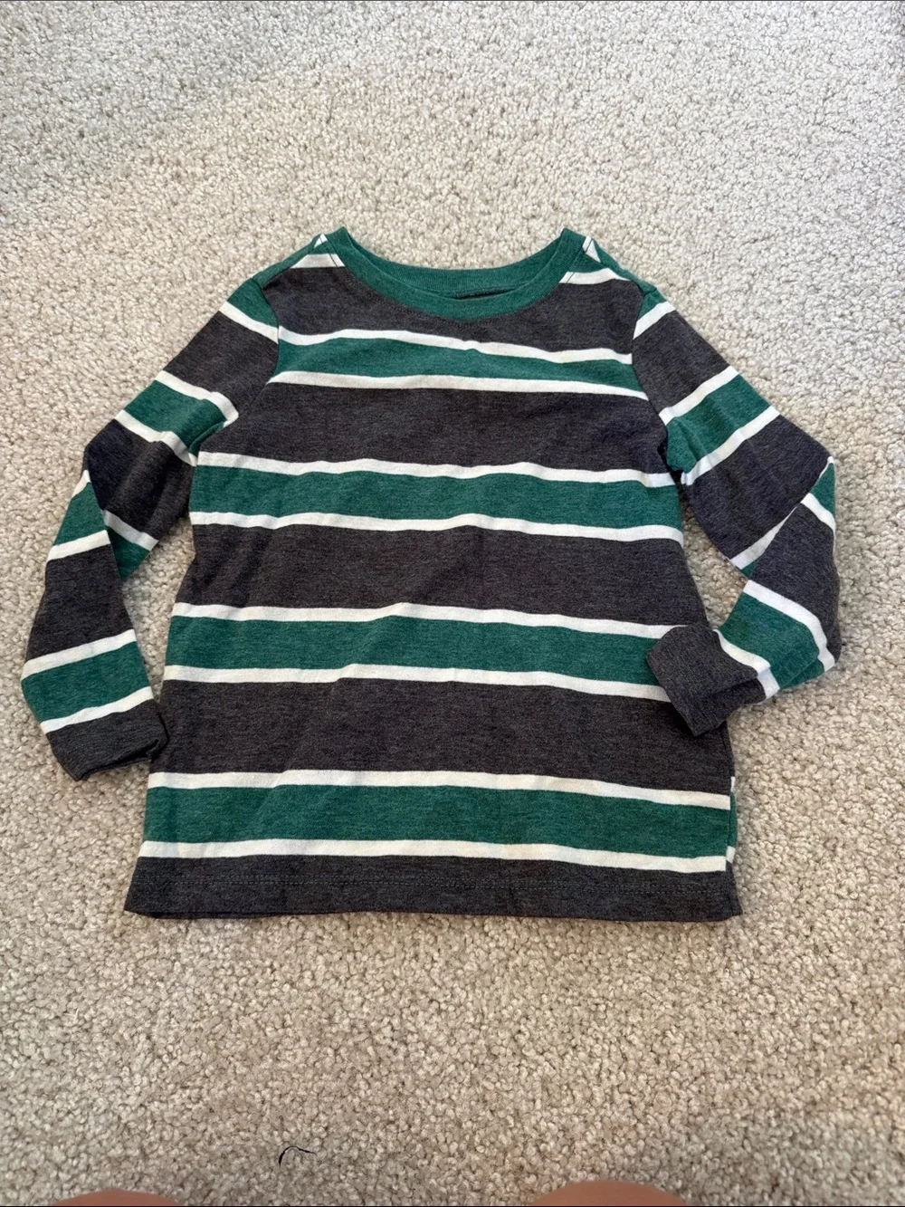 Lot of 4 shirts Gap and Old Navy size 3T